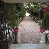 باغ-1400-متری-اول-ورودی-صدرا