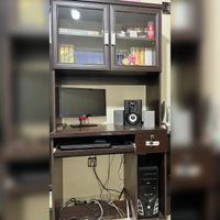 میزکامپیوتر (کتابخانه در شیشه‌ای داره بالاش)|میز تحریر و کامپیوتر|تهران, ابن بابویه|دیوار