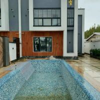 ویلا-دوبلکس-و-شیک-نما-مدرن-با-استخرچهارفصل