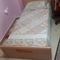 سه تیکه تخت کمد میز به همراه صندلی|تخت و سرویس خواب|تهران, دهکده المپیک|دیوار