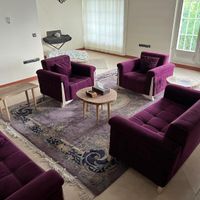 مبل راحتی بنفش با ۳ عدد میز چوبی|مبلمان خانگی و میز عسلی|تهران, شهرک غرب|دیوار