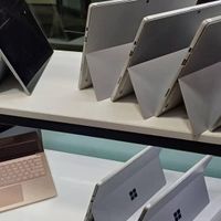 Surface|رایانه همراه|تهران, میدان ولیعصر|دیوار