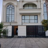 عمارت-مجلل-تاپ-لوکیشن-ویلایی