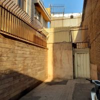 فروش-خانه-3-طبقه-در-بازار-خیابان-خیام-شمالی