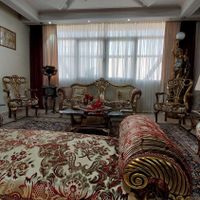 مبل و نهارخوری مدل چپندر همراه ساعت و مجسمه|مبلمان خانگی و میز عسلی|تهران, تهران‌نو|دیوار