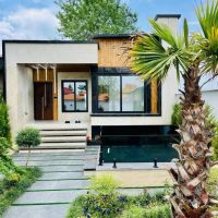 ویلا-همکف-مدرن-حیاط-دار-شیک-دلباز-سنددار-شهرک-برند