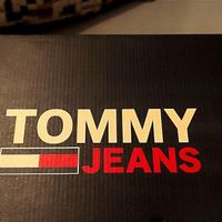 کتونی Tommy اورجینال به شرط سایز 43 نو نو|کیف، کفش، کمربند|تهران, آجودانیه|دیوار