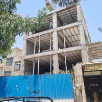 نگهبان ساختمان در حال ساخت
