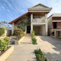 ویلا-نیم-پیلوت-250-متری-1-5میلیارد