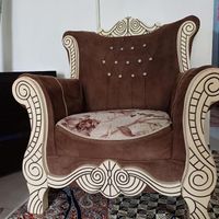 مبل راحتی جنس بدنه خیلی خوبه قیمت پایین گذاشتم|مبلمان خانگی و میز عسلی|تهران, کاروان|دیوار