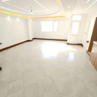 80متری-که-از-بس-نور-داره-گل-مصنوعی-هم-رشد-میکنه