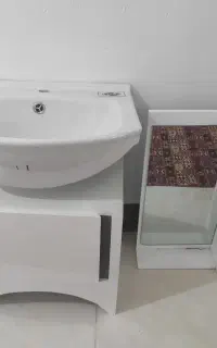 روشویی کابینتی به همراه آینه و سنگ