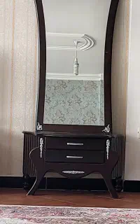 آینه کنسول تمیز در حد صفر