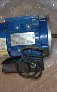 دینام 3اسب تک فاز و نیم اسب تک فاز و گیر بکس 1به25