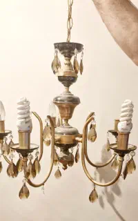 یک عدد لوستر برنجی