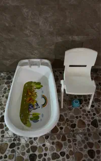 صندلی و وان حمام کودک