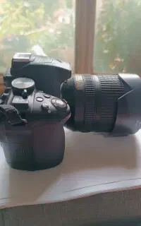 نیکون D5300 با لنز 18-140 VR، در حد نو