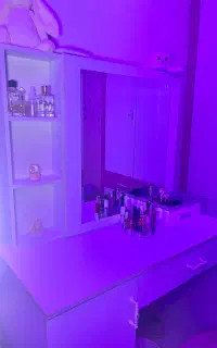 میز تحریر و آرایش