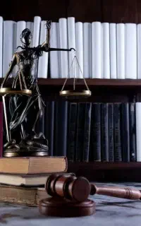 وکیل پایه یک دادگستری و مشاوره حقوقی