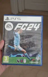 بازی fc 24 برای ps5 با بروشور فروش فوری زیرقیمت