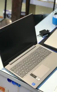 لپ تاپ lenovo درحد صفر با کارتن زیر قیمت