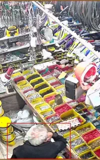 نصب دوربین ودزدگیر برای مغازه ومنزل واماکن شلوغ