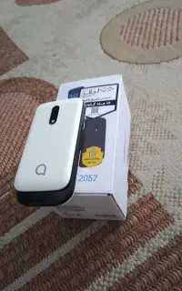 گوشی تاشو آلکاتل 2057 سفید