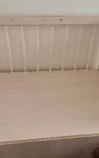 تخت کنار مادر