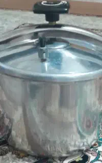 زود پز ۱۰ لیتری