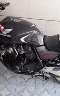 سی بی ۴۰۰هایپر