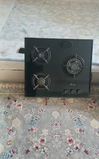 گاز سه شعله شیشه ایی در حد و سینک ظرف شویی توکار