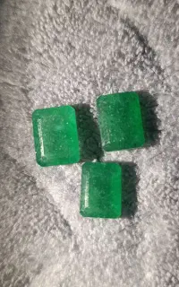 3 عدد زمرد خوش رنگ خوش سایز