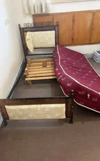 تخت آهنی با تشک