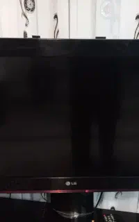 تلوزیون ال سی دی ۳۲ اینج کاملا سالم