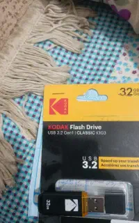 فلش ۳۲گیگ usB3 در حد نو