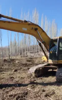 کوماتسو ۲۰۰ خط ۶ مدل ۲۰۰۰