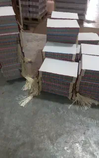 شاگرد برای کارگاه صحافی