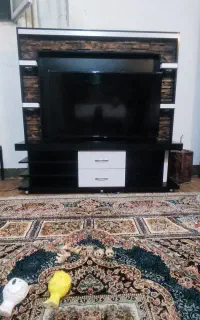 سلام.میزتلویزیون به بعاد 160*160سالم درحد