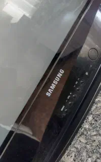 یک عدد تلوزیون سامسونگ اصل