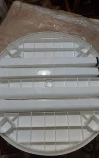 میز  پلاستیکی گرد