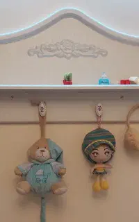 شلف دیواری و چوب لباسی