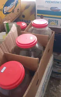 ظروف شیشه ای  در دار