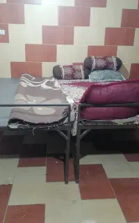 تخت آهنی