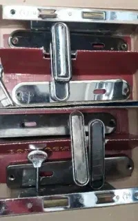 دستگیره و قفل درب حمام و سرویس بهداشتی