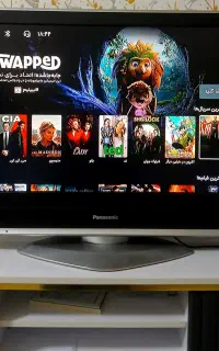 تلوزیون و میز