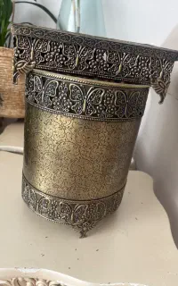 سطل و جادستمال کاغذی