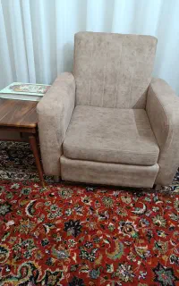 یک عدد مبل