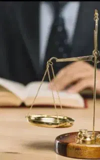 وکیل پایه یک دادگستری و مشاور تخصصی حقوقی