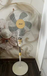 خنک کننده و پنکه ایستاده