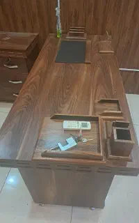 فروش میز و کتابخانه اداری تمیز